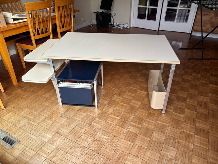 Desk "USM Kitos" modular