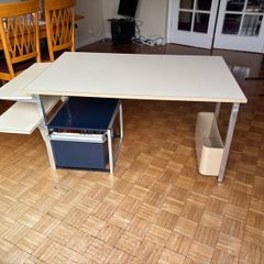 Desk "USM Kitos" modular