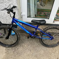 20" thunderbolt blue kids bike