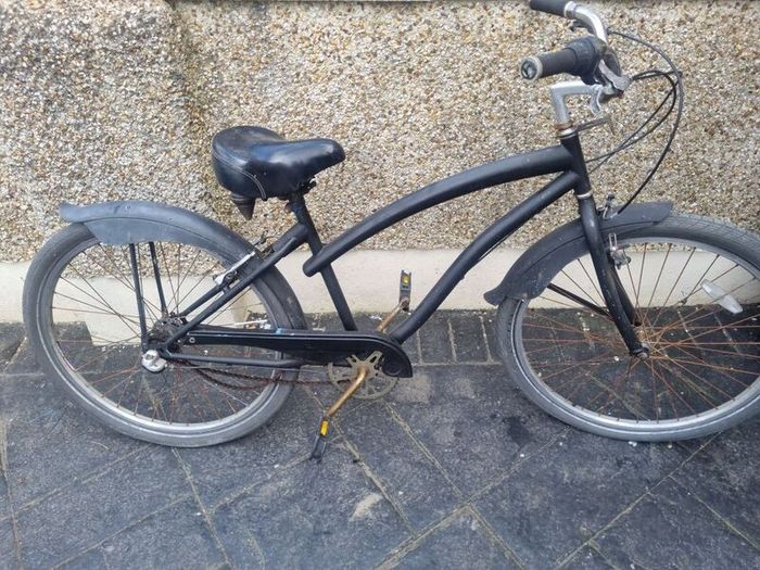 bike cruiser needs tidying