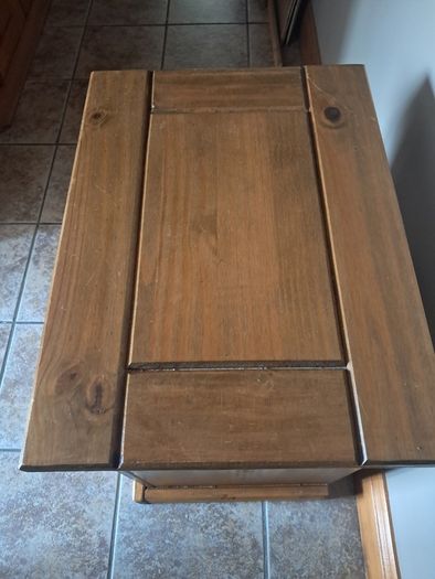 Mexican pine bedroom lockers