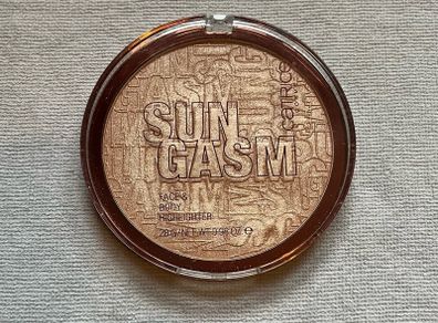 Catrice Sungasm Face and Body Highlighter