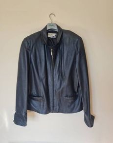 Su and ha leather jacket Size xl more like a 16 black leather in excellent condition
