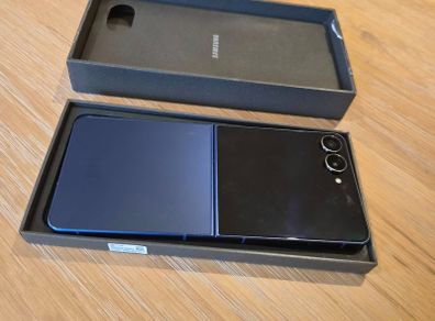 Samsung Galaxy Flip 7