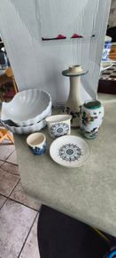 6 diferent items. 1-Scallop Shell White Ceramic/Porcelain Serving Plates - Set of 2 - Heavy. 28.00 euro-2- STONEWARE JACKSON POTTERY candle holder 18.00 euro - 3-  vintage ceramic egg cup or small container featuring the Willow pattern by Arklow Pottery i