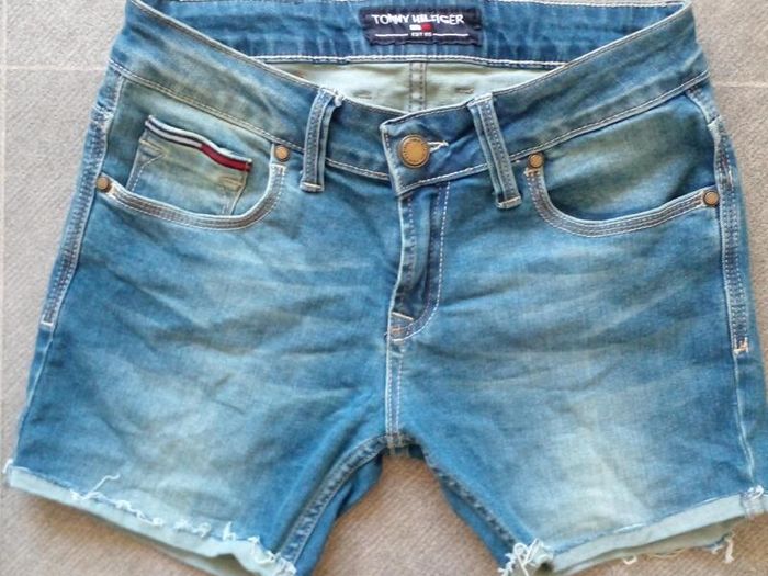 Tommy Hilfiger shorts size 8
