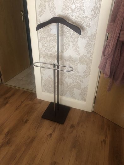 Suit Stand
