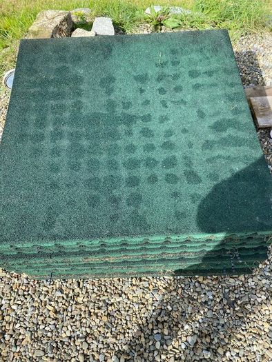 Rubber play area safety mats