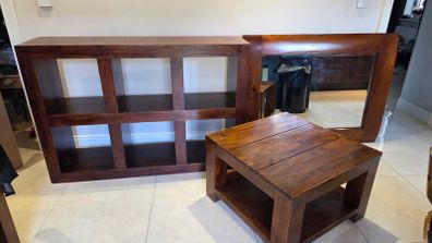coffee table,mirror,book case