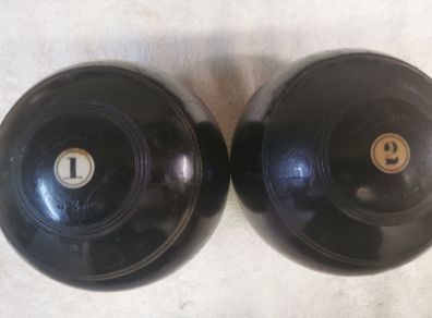Lawn Short Mat Bowls & Jacks.