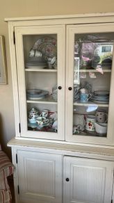 kitchen unit (cupboard)