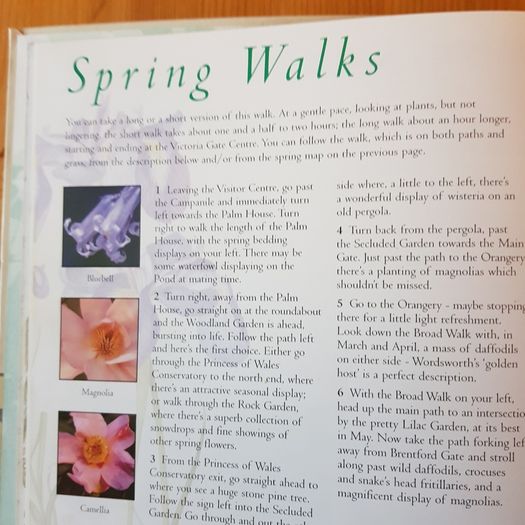 Kew Royal Botanic Kew Gardens Souvenir Guide.