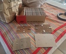 Box of 22 photo clip frames