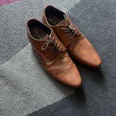 mans shoes