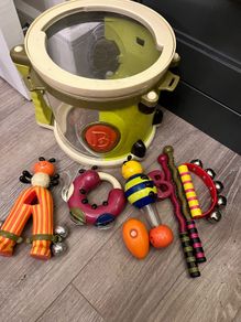 B. Toys Parum Pum Pum Musical Set