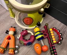 B. Toys Parum Pum Pum Musical Set