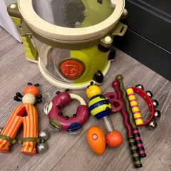 B. Toys Parum Pum Pum Musical Set