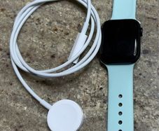 Apple Watch SE (GPS + Cellular) (2nd Generation) - Under warranty