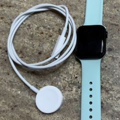 Apple Watch SE (GPS + Cellular) (2nd Generation) - Under warranty