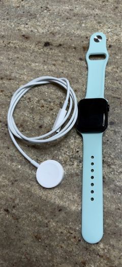 Apple Watch SE (GPS + Cellular) (2nd Generation) - Under warranty