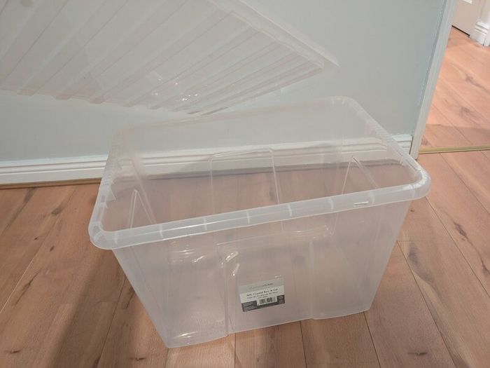 Storage box (x2)