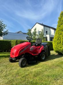 Ride on lawnmower