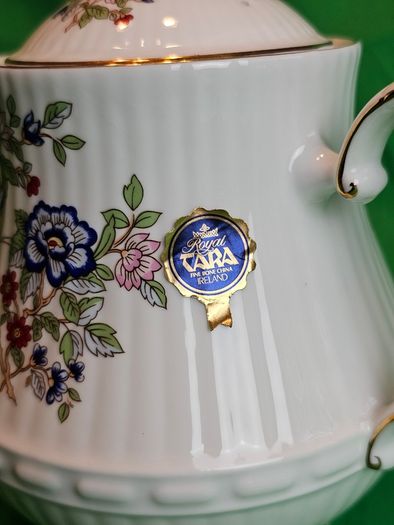 Royal Tara Fine Bone China Teapot  Harmony Pattern (Galway, Ireland)