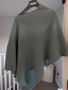 Wollen poncho by Bennetton