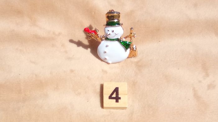 It's a Christmas Pin Up!