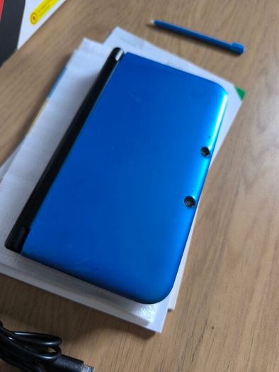 Nintendo 3DS XL boxed with 20 games
