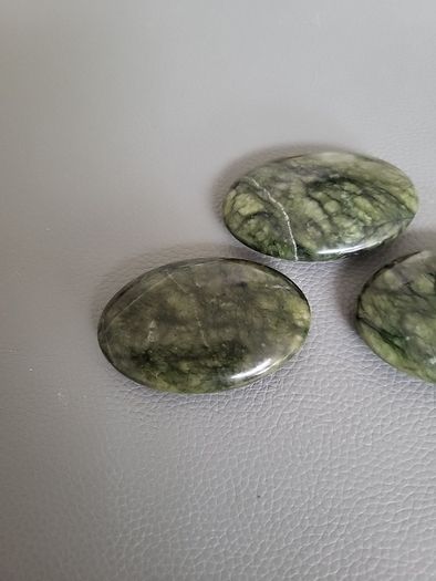 Jade palm stone 10e each