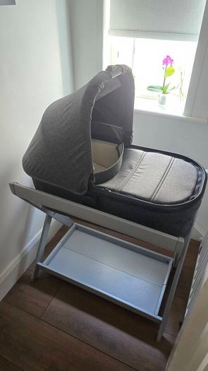 UPPAbaby Wooden Bassinet / Carrycot Stand - Grey (Great Condition)