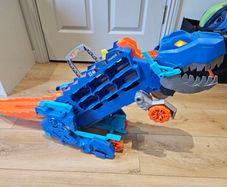 Hot Wheels City Let's Race Ultimate T-Rex Transporter Playset