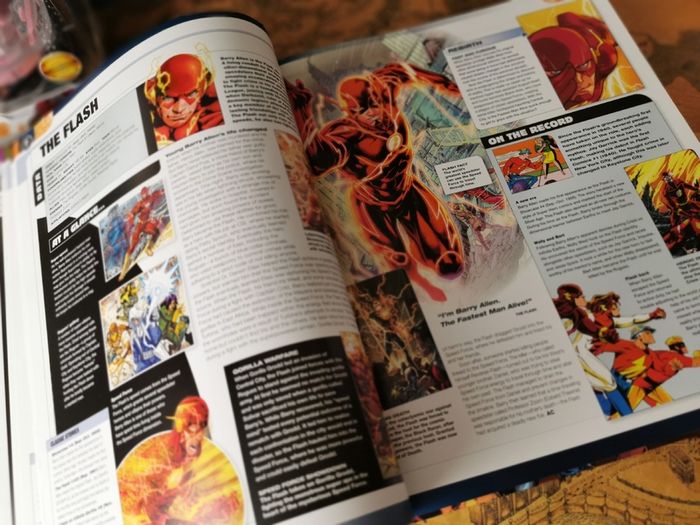 The DC Comics Encyclopedia ! All New Edition! Beautiful Hardcover ! Covers over 1200 Characters ! 2016 ! by DK !
