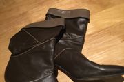 Vintage brown leather boots with heel
