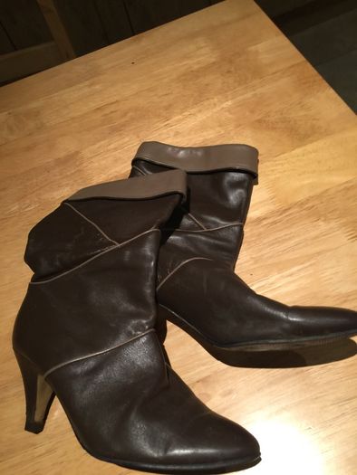 Vintage brown leather boots with heel