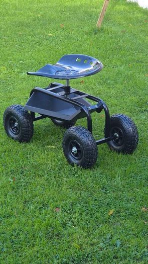 Heavy-Duty Garden Rolling Seat with Tool Tray. Almost New