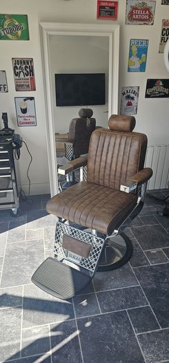 REM Barber Chair