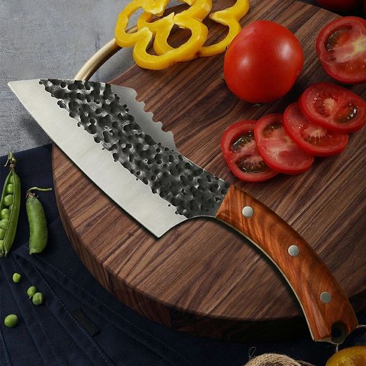 Amazing knife by Di'Casteel