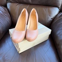 Brand New womens shoes - Clarks uk5