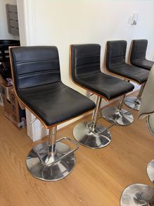 4 bar stools