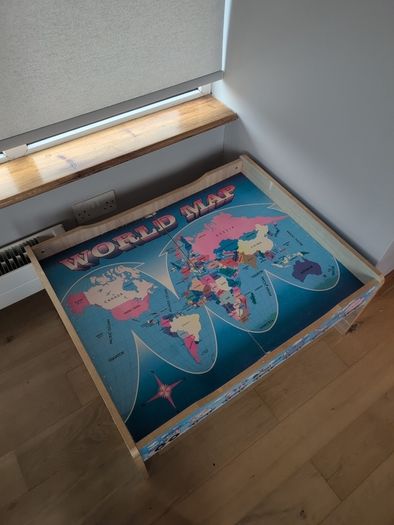 Kids play table