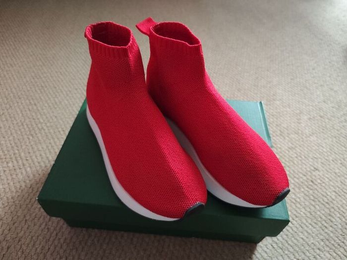 Zara fabric sneakers EUR 32
