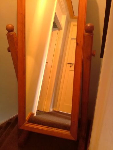 chest of drawers mirror Table