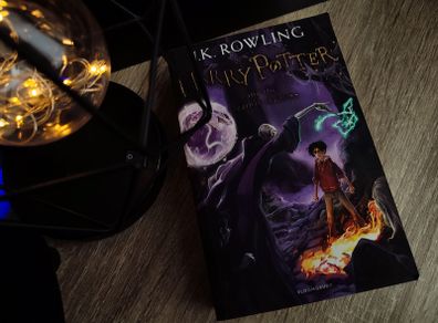 Harry Potter and the Deathly Hallows ! by J.K. Rowling ! 2014 ! by Bloomsbury !