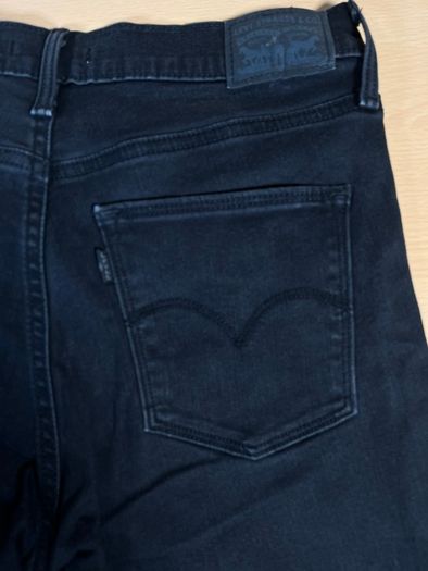 Levis Slimming Skinny Jeans W28 L29