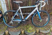 Carrera Virtuoso 700x25c wheels 21.5 inch frame 16 speed