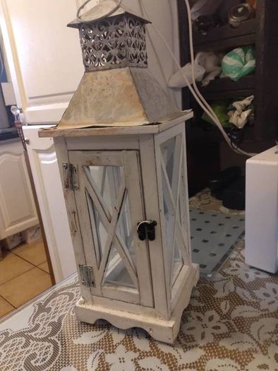 Wooden lantern