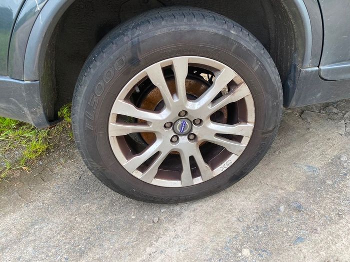2012 VOLVO xc90 breaking for parts