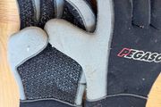 diving gloves
